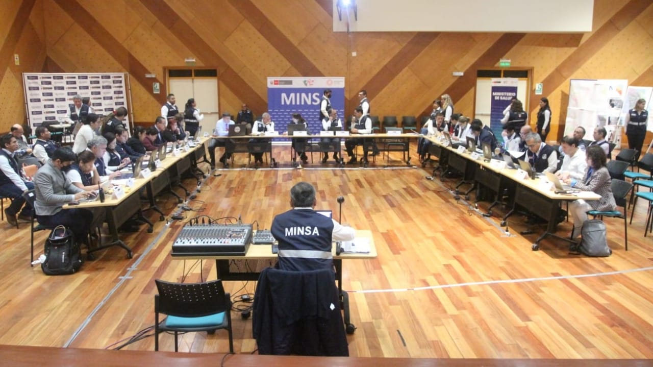 Profesionales del Minsa se entrenan para activar protocolos de respuesta rápida ante sismo seguido de tsunami