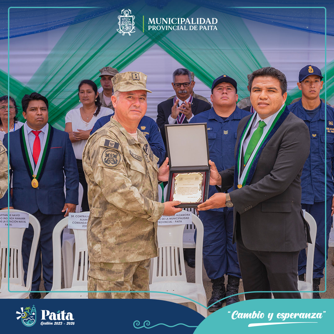 Marina de guerra entrega placa recordatoria a Municipalidad de Paita