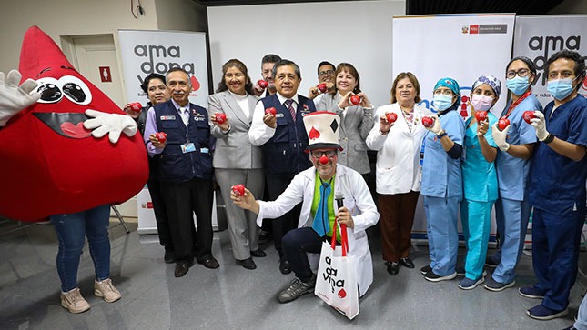 “Ama, Dona y Vive” personal de PCM y Midis participaron en campaña de donación de sangre