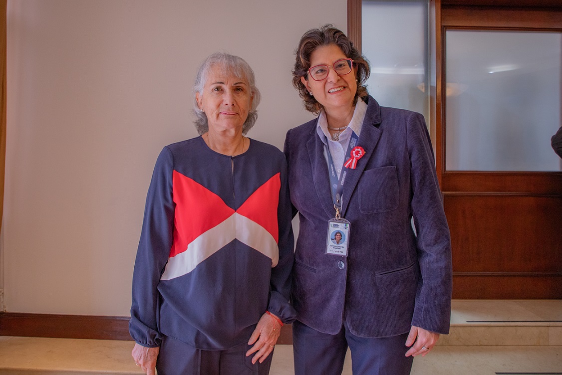 Dirctora ejecutiva del Pronabec, Emma León, y la jefa del Reniec, Carmen Velarde