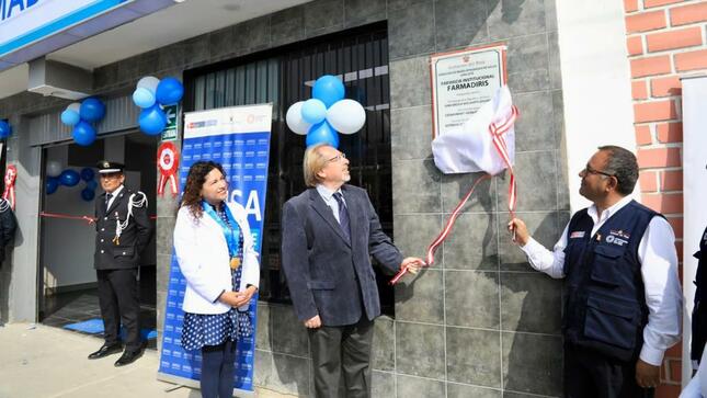 Minsa inaugura Farmadiris con precios accesibles en La Molina