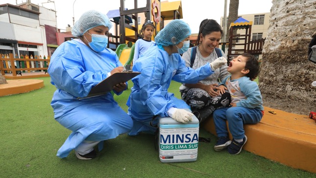 Cerca de 500 000 niños y niñas se protegieron contra la polio y el sarampión en 12 regiones y la provincia del Callao 