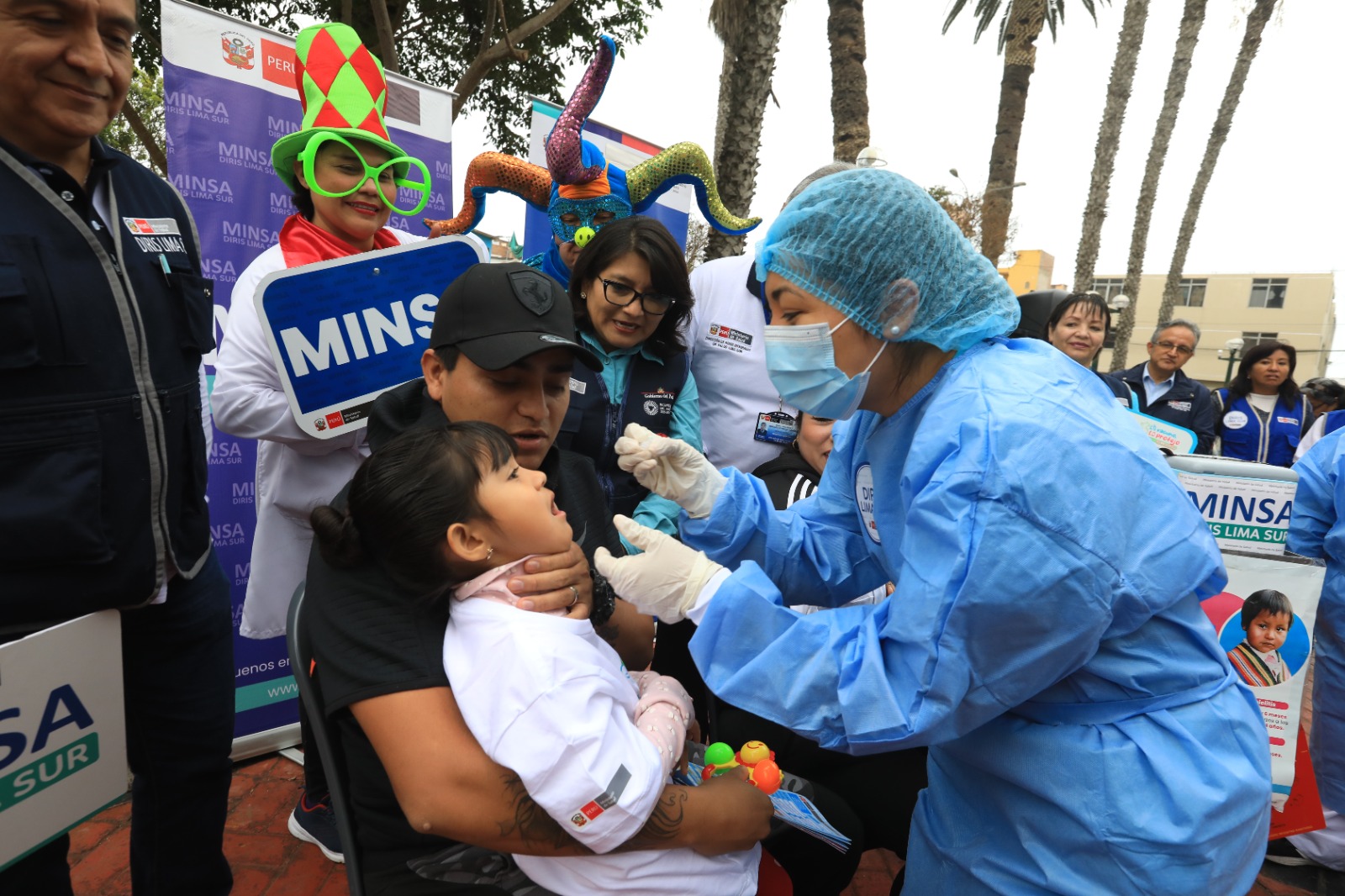 Cerca de 500 000 niños y niñas se protegieron contra la polio y el sarampión en 12 regiones y la provincia del Callao