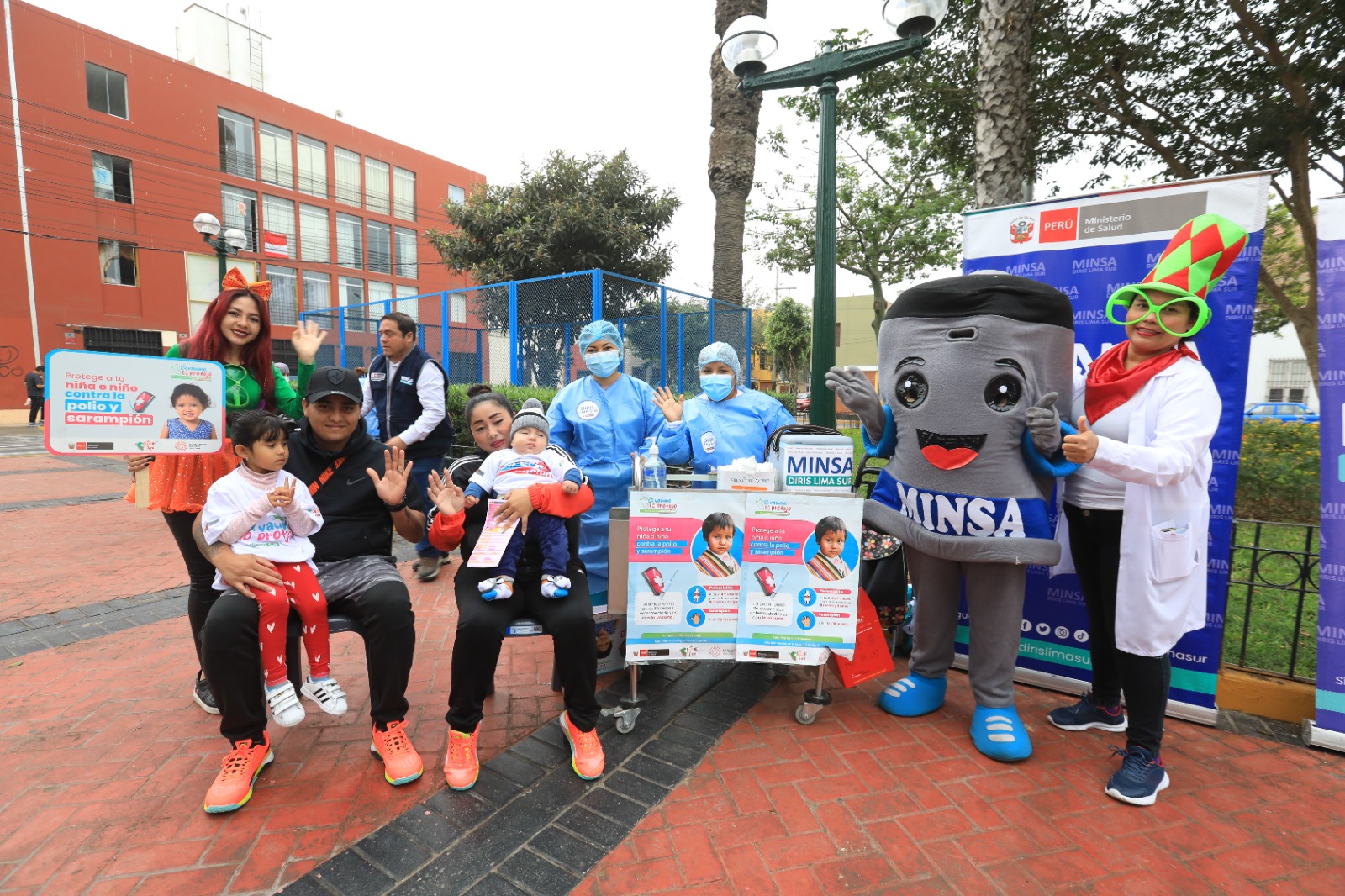 Cerca de 500 000 niños y niñas se protegieron contra la polio y el sarampión en 12 regiones y la provincia del Callao
