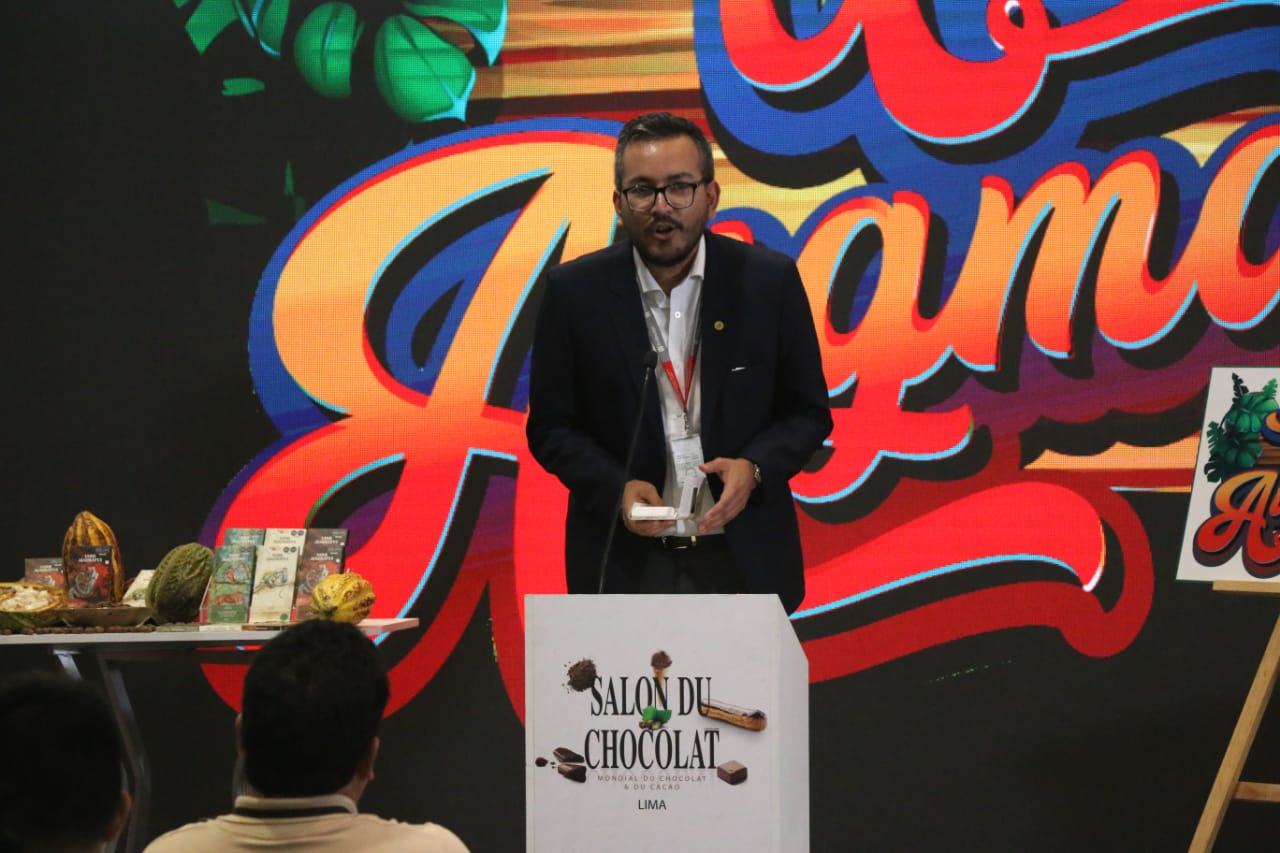 Expone sobre proyecto