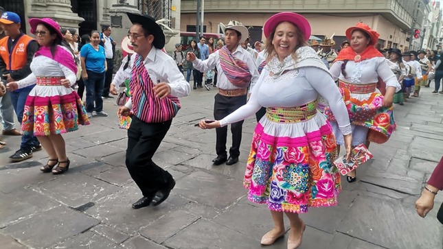 INVITAMOS A VISITAR HUANCAYO