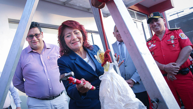 Gobernadora Rosa Vásquez inaugura obra: “Construcción de Compañía de Bomberos Salvadora n.° 44” en Huaral