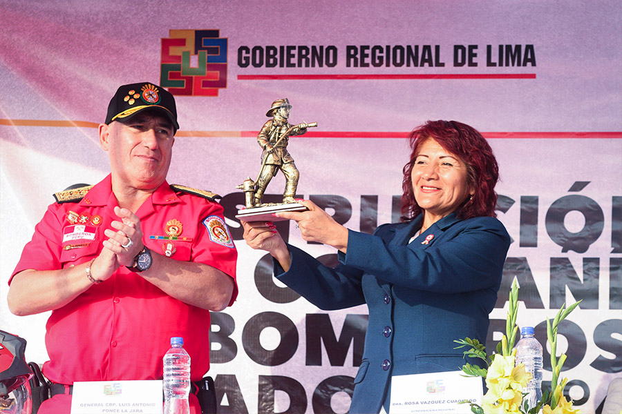 Gobernadora Rosa Vásquez inaugura obra: “Construcción de Compañía de Bomberos Salvadora n.° 44” en Huaral