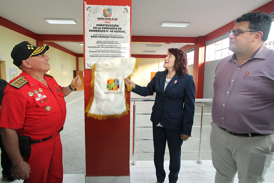 Gobernadora Rosa Vásquez inaugura obra: “Construcción de Compañía de Bomberos Salvadora n.° 44” en Huaral