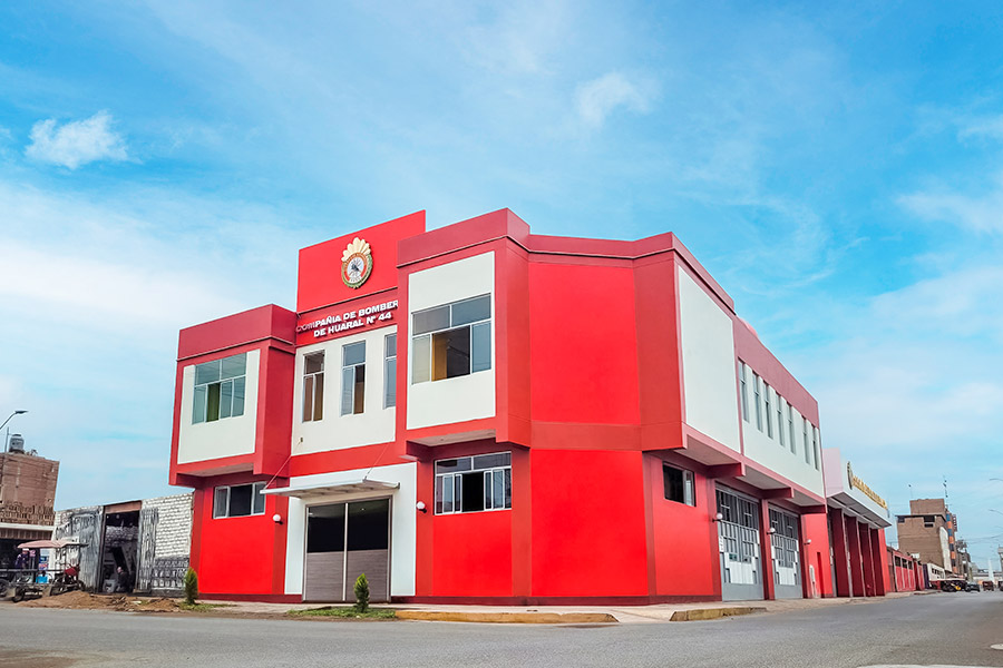 Gobernadora Rosa Vásquez inaugura obra: “Construcción de Compañía de Bomberos Salvadora n.° 44” en Huaral