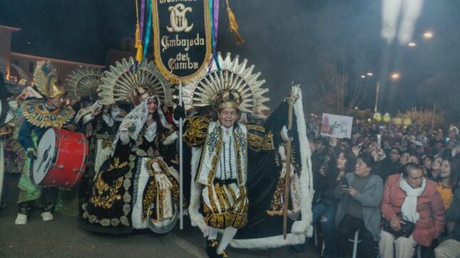 Los trajes ganadores de La Embajada del Cumbe Cajamarca estuvieron presentes en la inauguración del XII Concurso Nacional de Danzas del Poder Judicial Cajamarca 2023.
🙌🏻Saludamos especialmente al “Genio del Cumbe Mayo”, Juan Aliaga Maguiño.