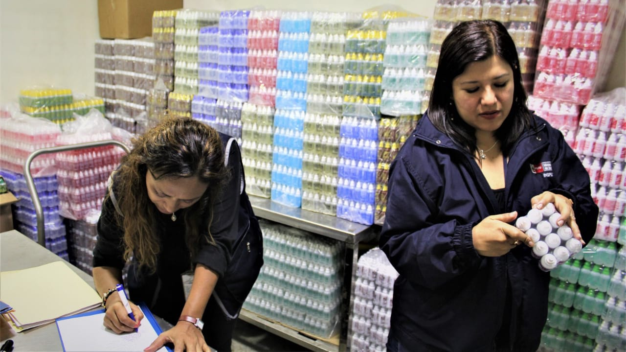 Incautan más de cinco toneladas de productos farmacéuticos de laboratorio clandestino en San Juan de Lurigancho