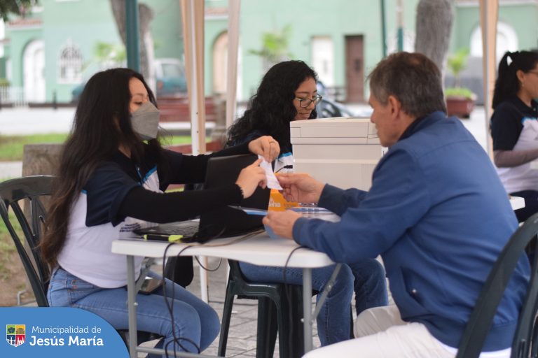 👉 Con el objetivo de mantenerlos informados en el cumplimiento de las obligaciones tributarias y los servicios que ofrecemos, la Subgerencia de Recaudación Tributaria y Ejecutoria Coactiva realizó una campaña en la Plaza San José.