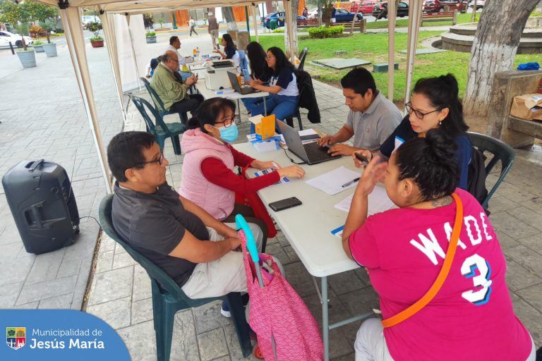 👉 Con el objetivo de mantenerlos informados en el cumplimiento de las obligaciones tributarias y los servicios que ofrecemos, la Subgerencia de Recaudación Tributaria y Ejecutoria Coactiva realizó una campaña en la Plaza San José.