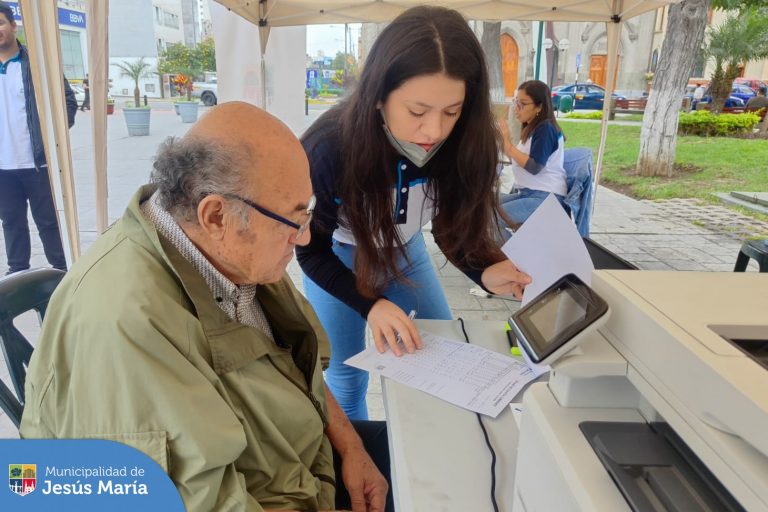 👉 Con el objetivo de mantenerlos informados en el cumplimiento de las obligaciones tributarias y los servicios que ofrecemos, la Subgerencia de Recaudación Tributaria y Ejecutoria Coactiva realizó una campaña en la Plaza San José.