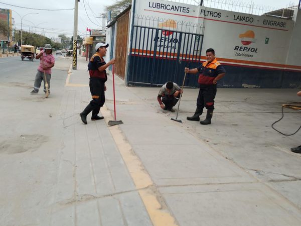 Municipalidad Continua Con Limpieza Y Desarenado De Vías. Hoy Tocó Av. Champagnat