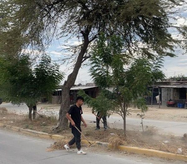 MUNICIPALIDAD DE SULLANA LIMPIA Y RECUPERA AVENIDA PAR VIAL