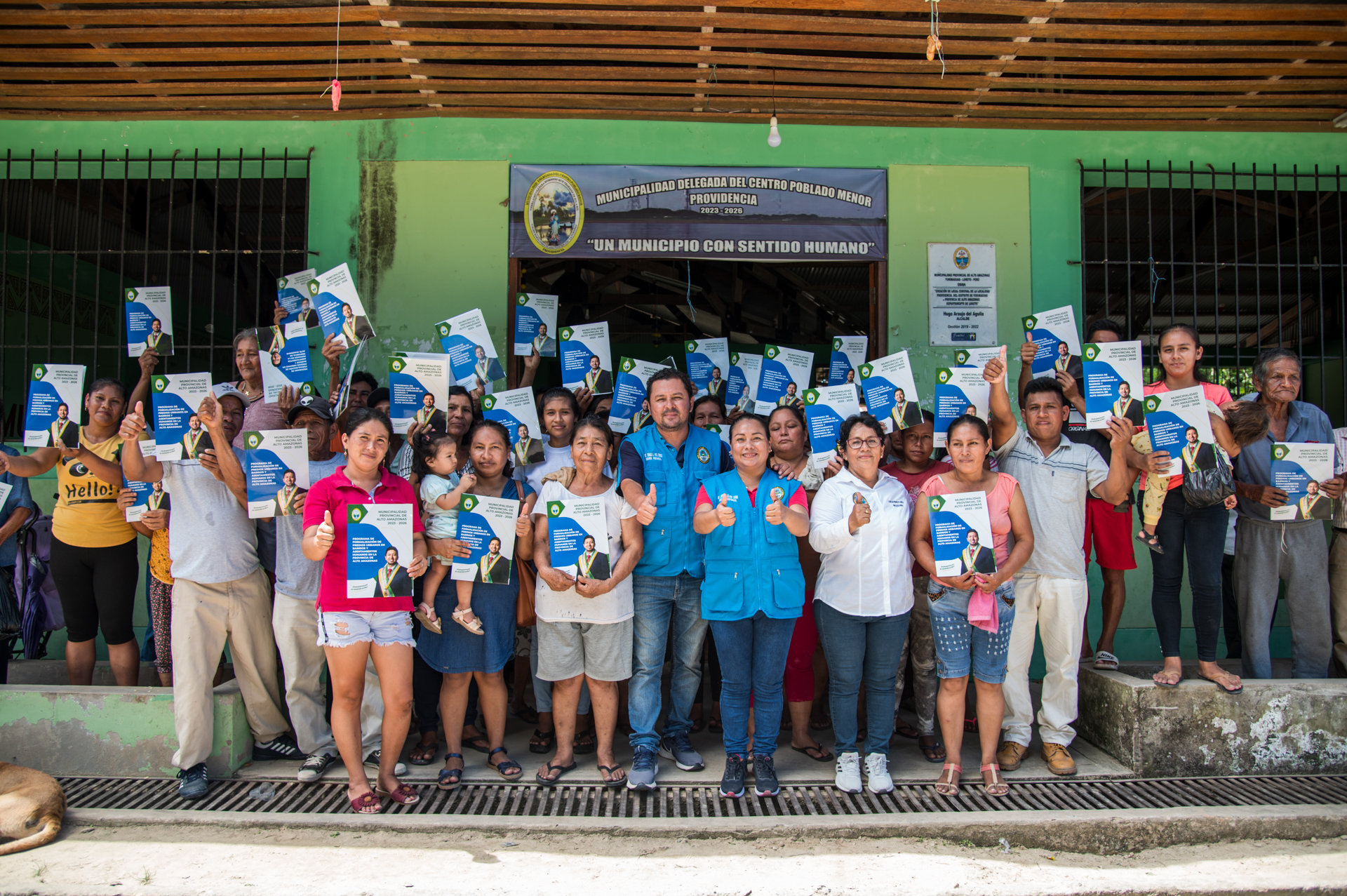 Entrega de  títulos de propiedad a los vecinos del centro poblado Providencia.