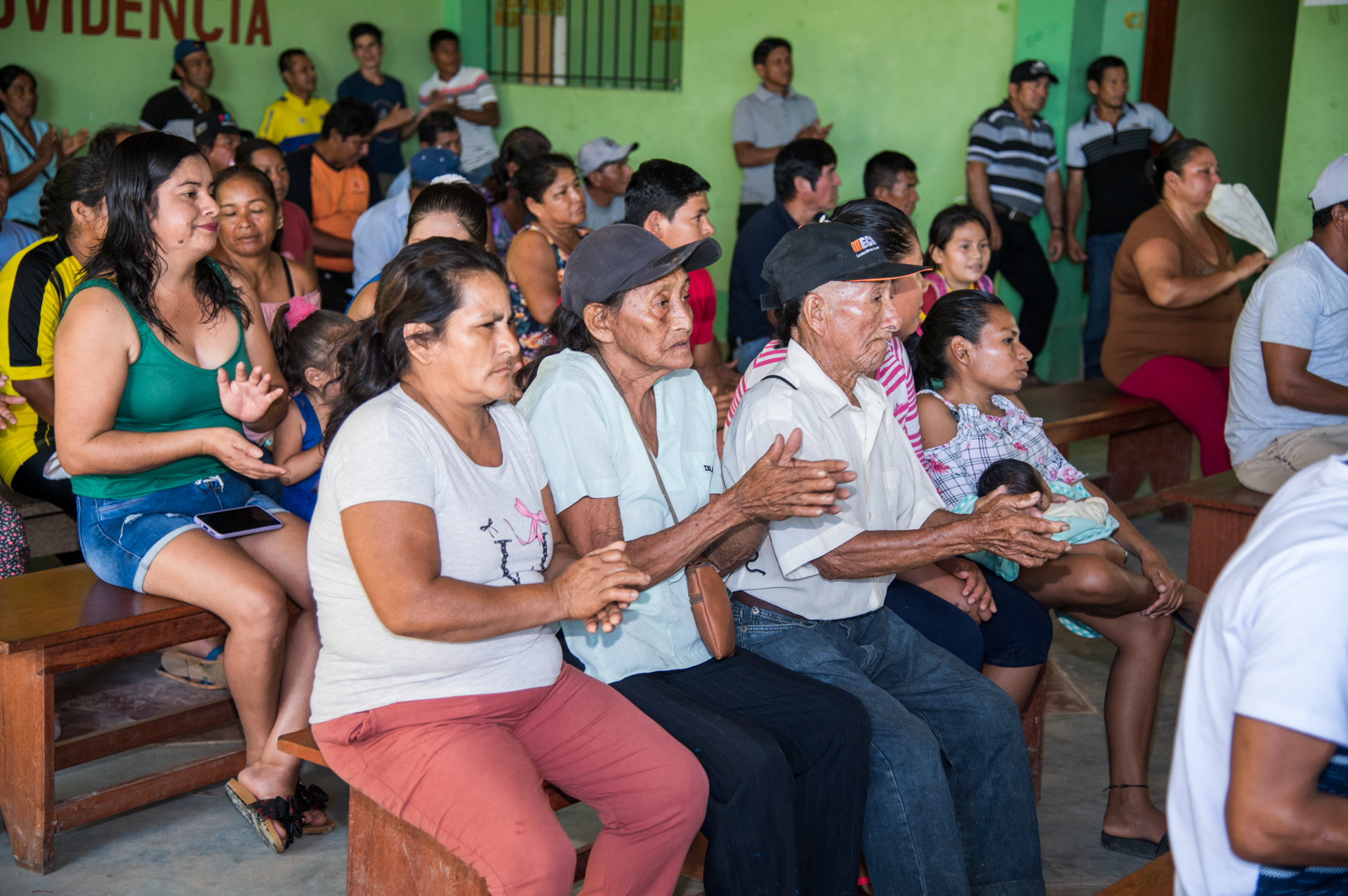 Entrega de  títulos de propiedad a los vecinos del centro poblado Providencia.