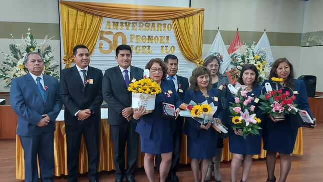 Ceremonia se desarrolló con la presencia de docentes quienes mostraron  su alegría por formar nuevas generaciones para el desarrollo del país.