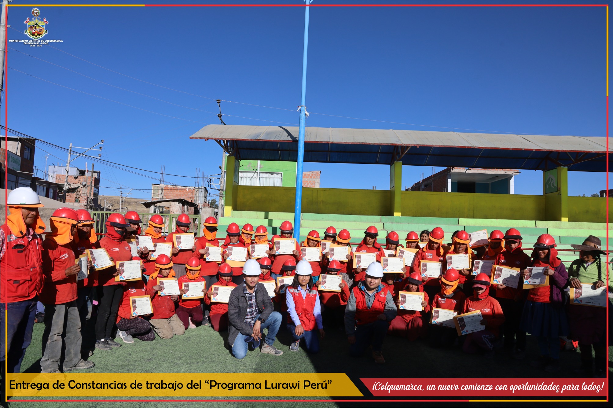 El programa "Lurawi Perú" llega a su conclusión con una exitosa jornada de limpieza, mantenimiento y acondicionamiento de los espacios públicos de la Avenida La Cultura, Calle Concepción y Calle San Antonio. El evento contó con la presencia del Ing. Residente Kevin Sánchez Hurtado, el Ing. Supervisor David Dueñas Saire y el equipo técnico.
El programa "Lurawi Perú" es una iniciativa conjunta del Ministerio de Trabajo y Promoción del Empleo del Perú y la Municipalidad Distrital de Colquemarca, con el objetivo de brindar oportunidades laborales temporales a personas vulnerables de nuestra comunidad. En esta ocasión, más de 65 beneficiarios tuvieron la oportunidad de participar en esta valiosa experiencia.
En reconocimiento a su arduo trabajo y dedicación, se entregaron constancias de trabajo a todos los beneficiarios de "Lurawi Perú". Estas constancias no solo representan el esfuerzo individual de cada persona, sino también el compromiso colectivo de la comunidad de Colquemarca para promover el desarrollo local y mejorar las condiciones de vida de aquellos que más lo necesitan.
La Municipalidad Distrital de Colquemarca agradece a todos los participantes por su valiosa contribución y su compromiso con nuestra comunidad. Asimismo, extiende su gratitud al Ministerio de Trabajo y Promoción del Empleo del Perú por su apoyo continuo en la implementación de programas que fomentan la generación de empleo y mejoran la calidad de vida de nuestros ciudadanos más vulnerables.
Como entidad responsable, seguiremos trabajando de la mano con diferentes actores y programas sociales para fortalecer nuestro compromiso de velar por el bienestar y desarrollo de Colquemarca y sus habitantes.
¡Colquemarca, un nuevo comienzo con oportunidades para todos!
Prof. Santos Oviedo Ataucuri - Alcalde
Gestión 2023 - 2026.