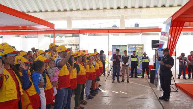 Durante ceremonia de inauguración también se tomó juramento a las nuevas juntas vecinales del Cercado de Ica y Acomayo.