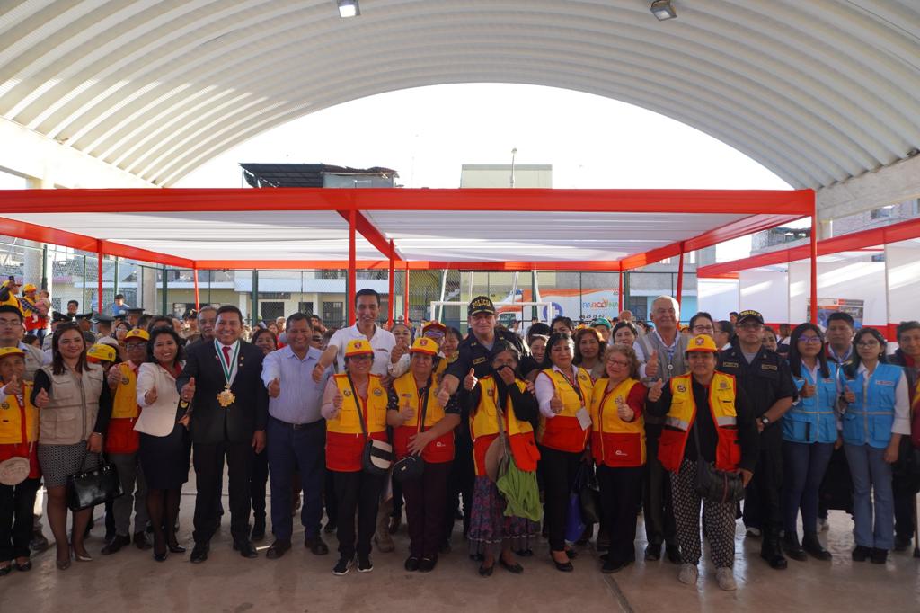 Durante ceremonia de inauguración también se tomó juramento a las nuevas juntas vecinales del Cercado de Ica y Acomayo.