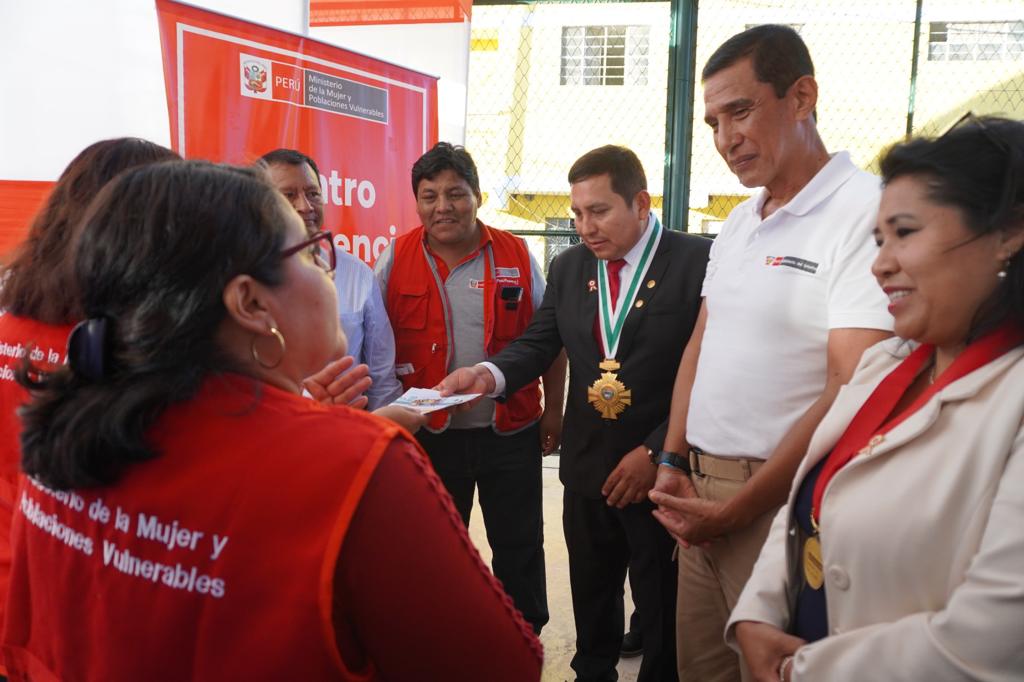Durante ceremonia de inauguración también se tomó juramento a las nuevas juntas vecinales del Cercado de Ica y Acomayo.