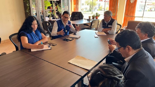 Reunión entre autoridades de salud