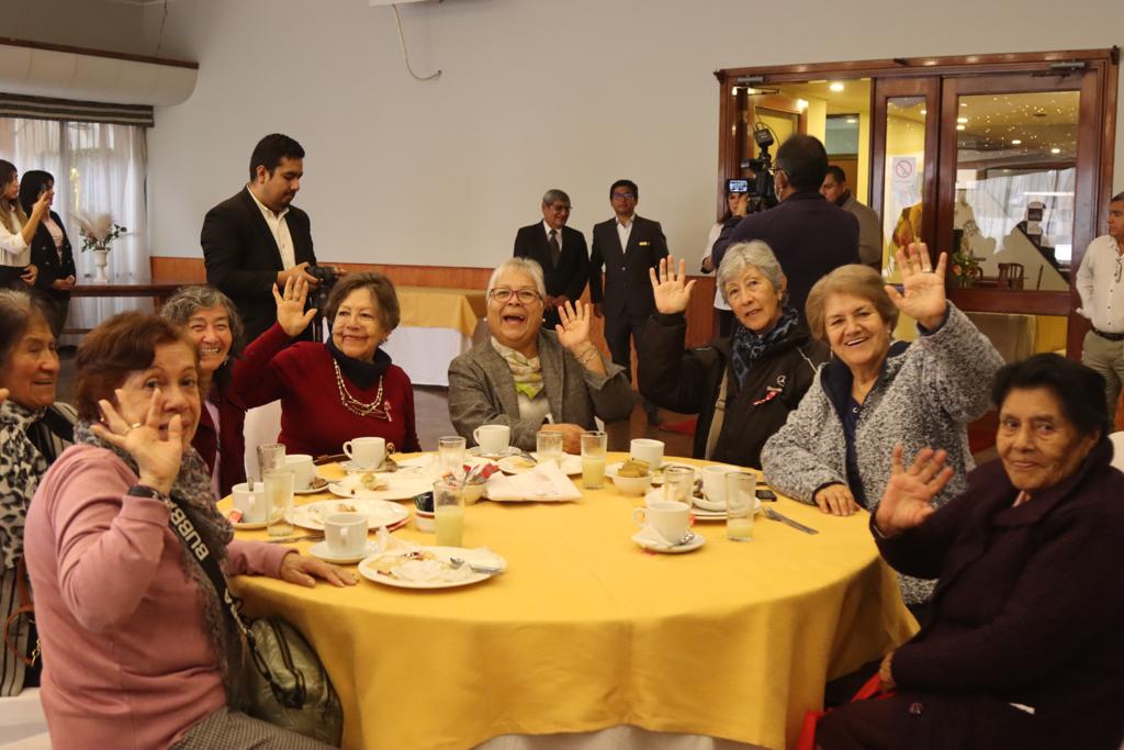 Adultos mayores de Tacna y Arica intercambian experiencias