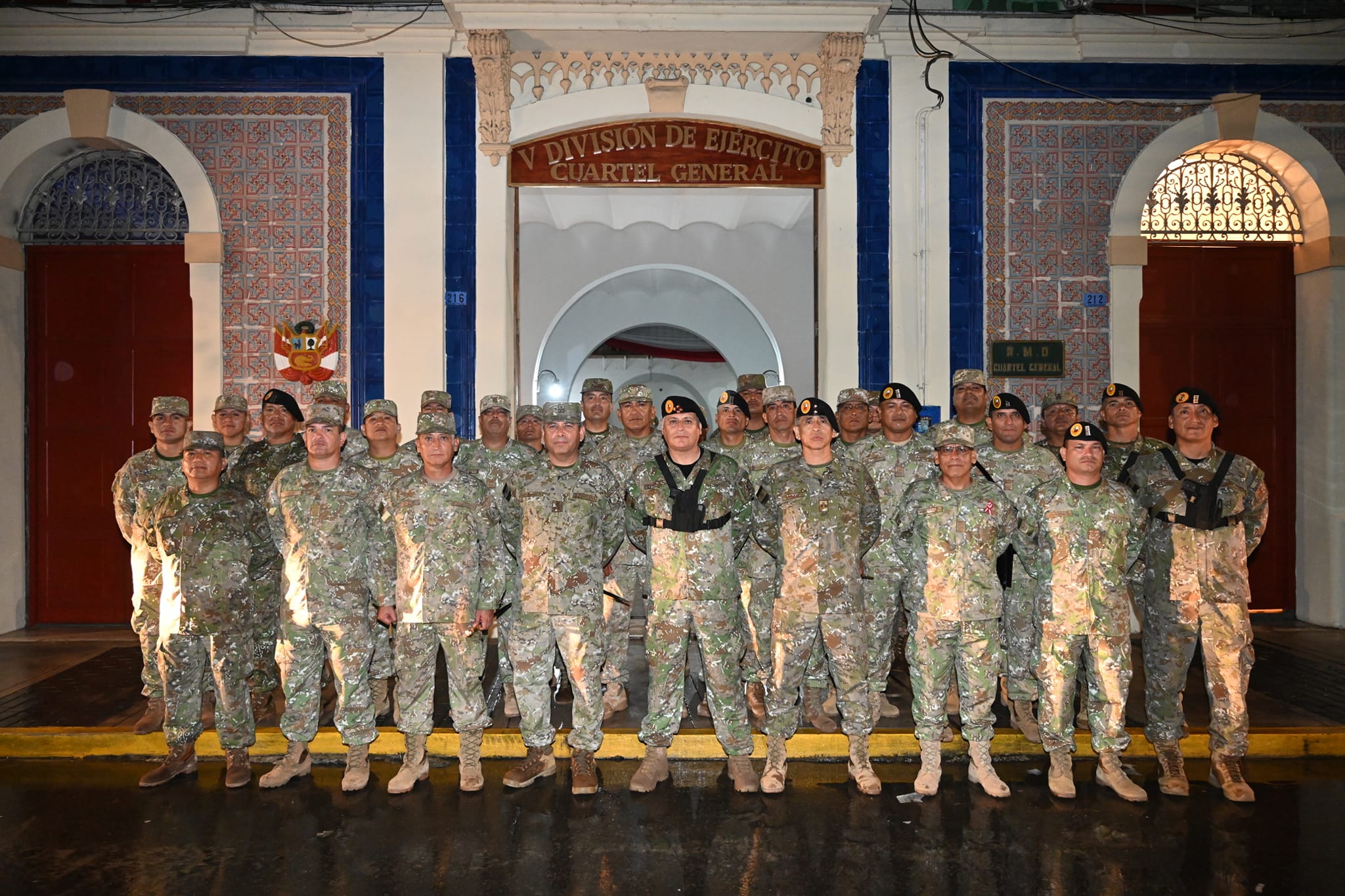 Comandante General del Ejército verifica la capacidad de entrenamiento y la moral del soldado peruano, centinelas de nuestras fronteras amazónicas.