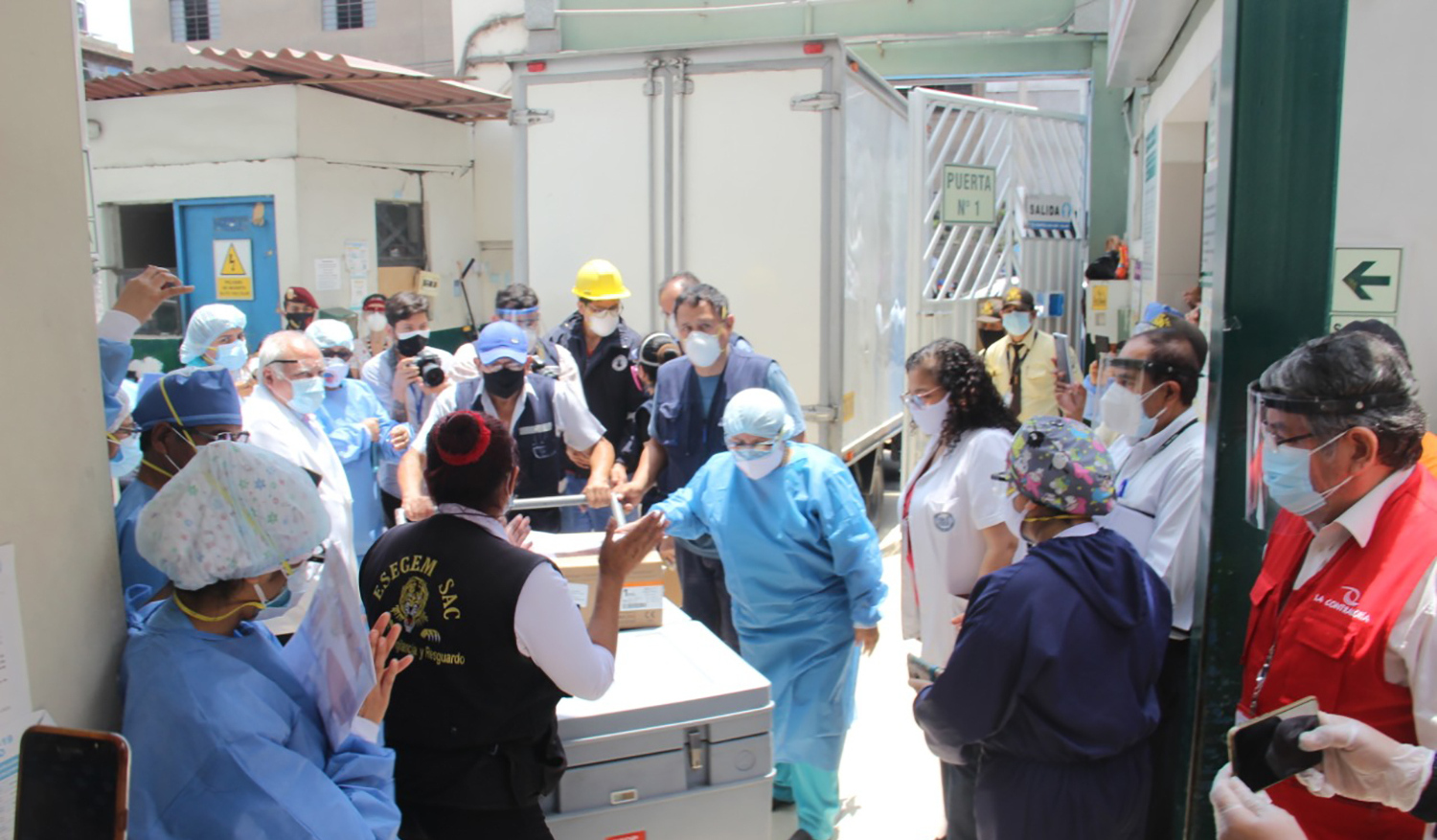 Vacunas_Covid-19_llegan_al_HSJ_02_02 jpg