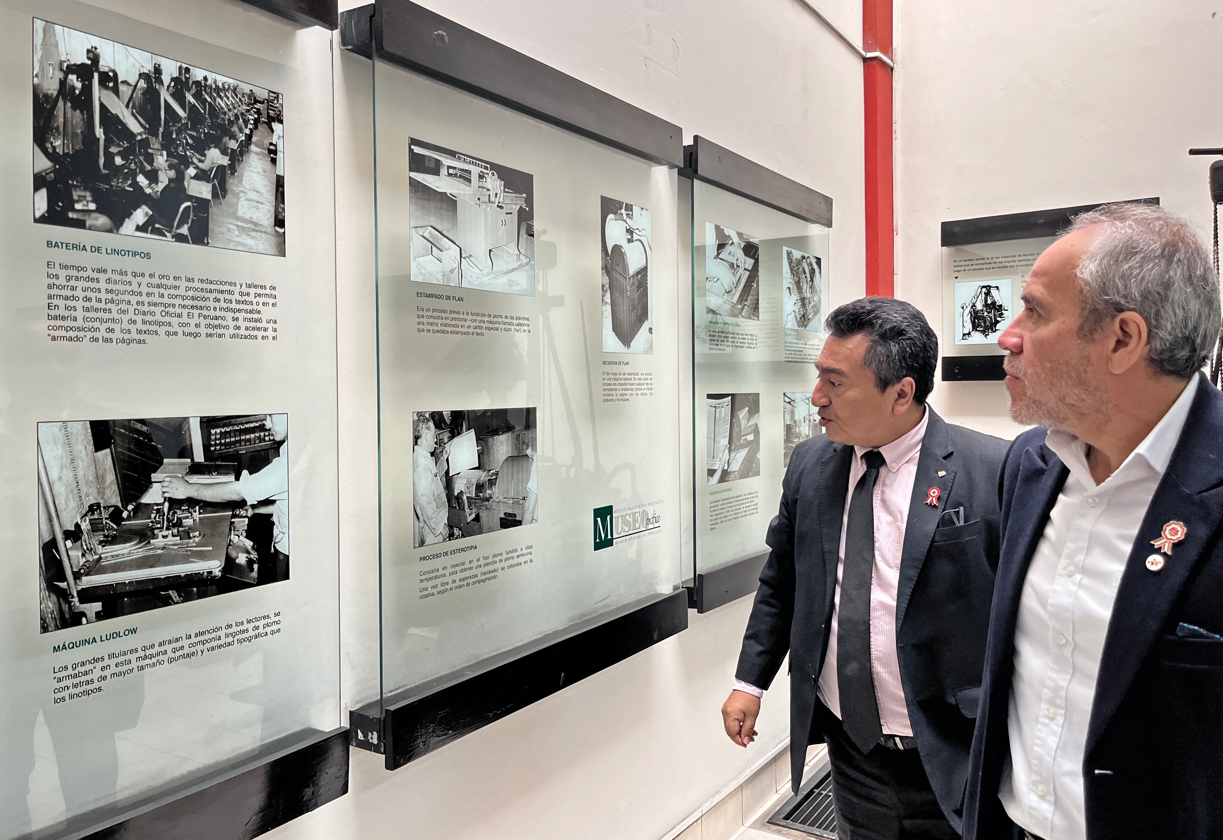 El presidente del Consejo Nacional de Educación, Luis Lescano, se reunió esta mañana con el presidente Ejecutivo de Editora Perú, Hugo Aguirre, a fin de dar conocer la visión y propósitos del Proyecto Educativo Nacional al 2036, conjunto de políticas que dan el marco estratégico a las decisiones que conducen al desarrollo de la educación en el Perú en el mediano y largo plazo.