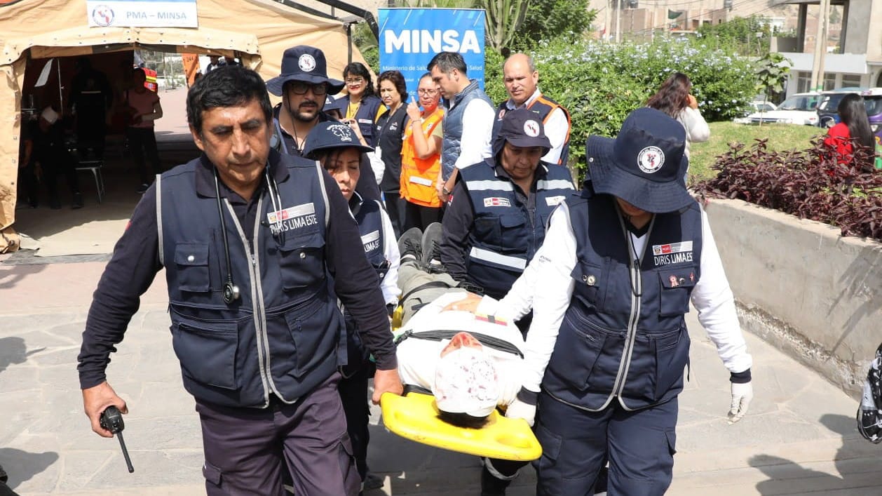 Cieneguilla: Minsa realizó simulacro de rescate de víctimas por deslizamiento de huaico