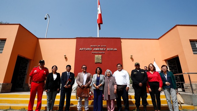 Ministra de Cultura rindió homenaje al natalicio del recordado intelectual, Arturo Jiménez Borja