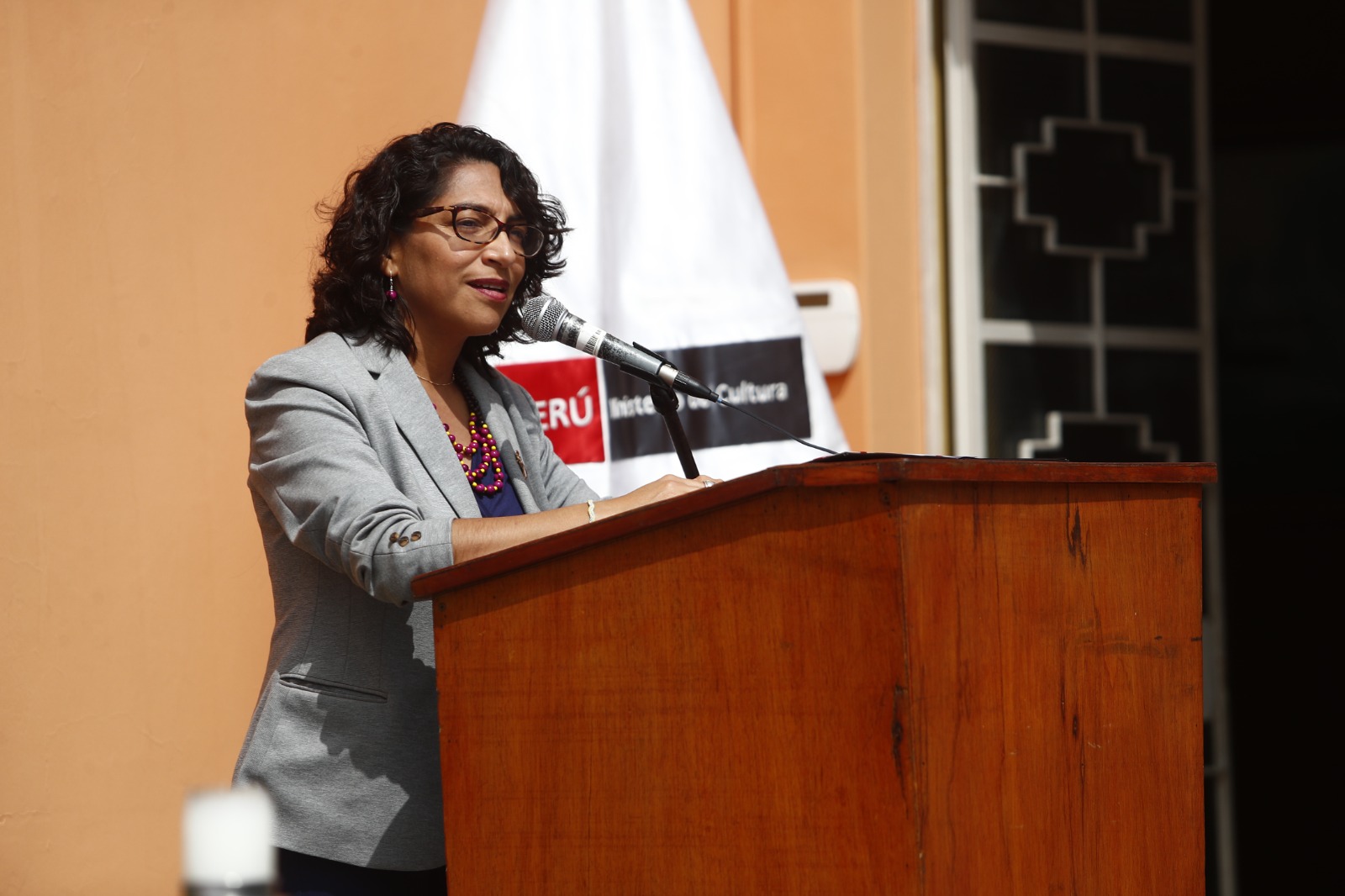 Ministra de Cultura rindió homenaje al natalicio del recordado intelectual, Arturo Jiménez Borja