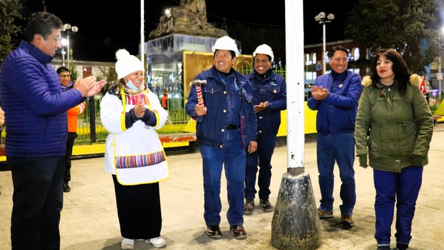 PASCO: Chaupimarca se ilumina con 1,200 luminarias LED en parques y vías principales 