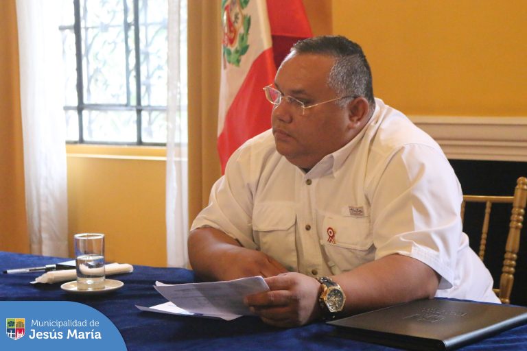👏🏼 Gracias a todos los vecinos que asistieron a nuestra audiencia vecinal y pudieron compartir sus sugerencias y opiniones a nuestro alcalde, Jesús Gálvez Olivares.
Porque en Jesús María ¡𝑻𝒖 𝒂𝒍𝒄𝒂𝒍𝒅𝒆 𝒕𝒆 𝒆𝒔𝒄𝒖𝒄𝒉𝒂! 🧏🏽♂️
