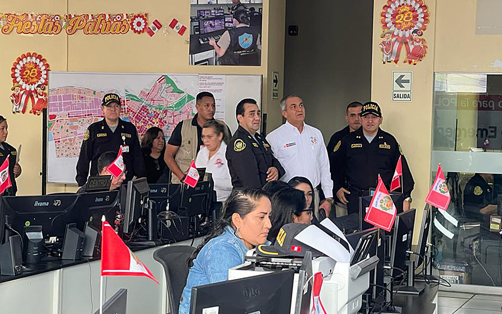 Desde Central de Emergencias 105, el titular del sector Interior reiteró que la Policía Nacional salvaguardará el derecho de los ciudadanos a manifestarse pacíficamente.