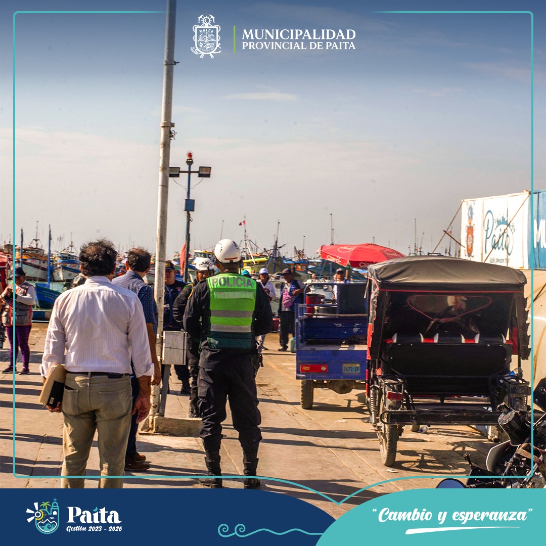 Intervienen Vehículos Estacionados en el Interior del Muelle Turístico de Paita
