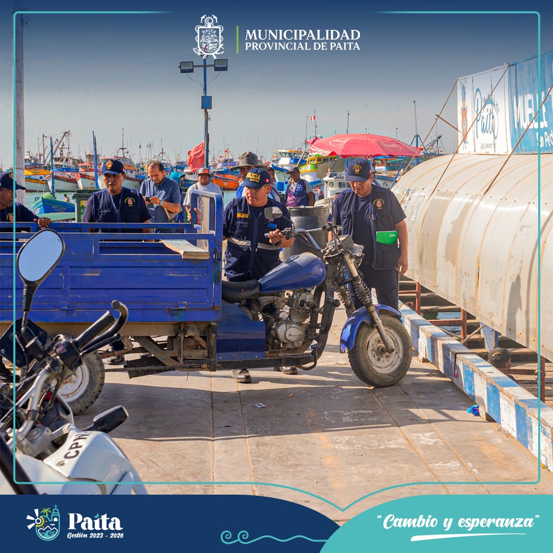 Intervienen Vehículos Estacionados en el Interior del Muelle Turístico de Paita