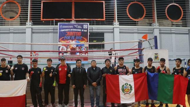 Con la presencia del titular provincial, John Larry Coayla y el regidor Rudolf Gutiérrez, se desarrolló con gran aceptación el campeonato Internacional “Juntos por el box”, destacándose deportistas moqueguanos y chilenos que mostraron su destreza y talento en esta disciplina.