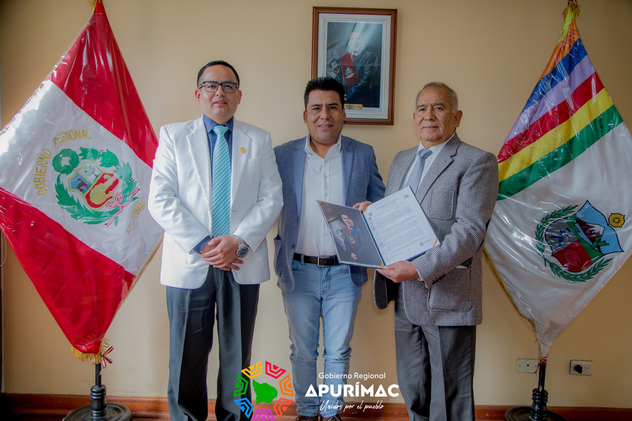 Gobernador regional Percy Godoy designa al Méd. Ibar Quintana como nuevo director general de salud Apurímac II