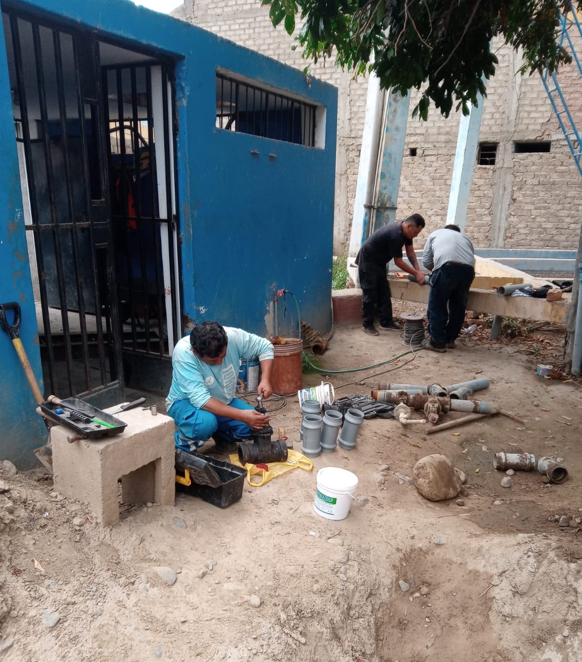 Cambio de válvulas para garantizar suministro de agua