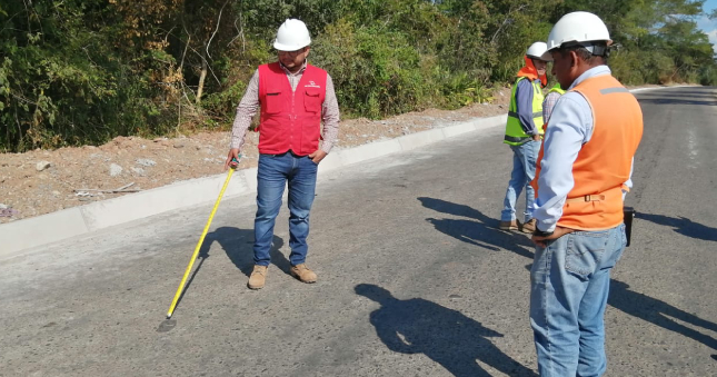 La Contraloría General advirtió a la Municipalidad Provincial de Picota graves deficiencias, principalmente evidencia de deterioro, en la construcción de la obra de mejoramiento del camino vecinal que conecta y beneficia a los centros poblados de San Antonio de Paujilzapa y El Mirador del distrito de Buenos Aires, cuyo costo total asciende a S/ 29.5 millones, por lo que se recomendó la pronta adopción de acciones para permitir que dicha obra cumpla con su finalidad pública.