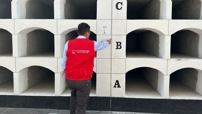 La Contraloría alertó que el Cementerio General de Huancayo viene funcionando sin las autorizaciones administrativas debidas, lo que podría conllevar a su clausura definitiva o temporal; y evidenció deficiencias de construcción en varios pabellones lo que pone en riesgo los recursos económicos de la Sociedad de Beneficencia de Huancayo, a cargo de dicho camposanto.