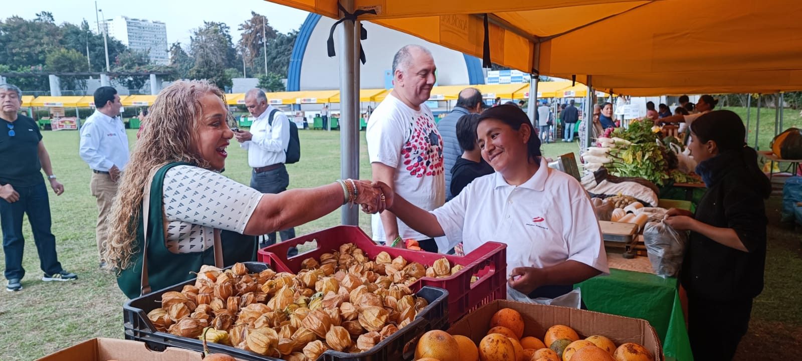Mercado itinerante "De la Chacra a la Olla"