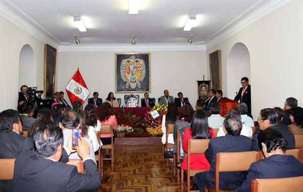 Alcalde Distrital de Andrés Avelino Cáceres Dorregaray, participa en las Actividades Oficiales por los 346 Aniversario de la UNSCH