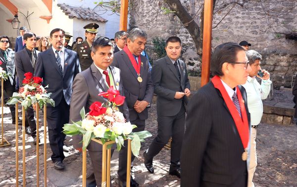 Alcalde Distrital de Andrés Avelino Cáceres Dorregaray, participa en las Actividades Oficiales por los 346 Aniversario de la UNSCH