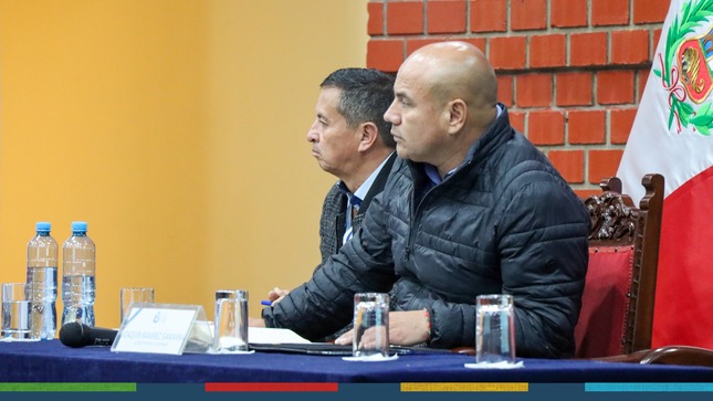 La primera autoridad edil se reúne con autoridades vecinales para viabilizar acciones que permitan solucionar la problemática en cada sector de la ciudad.
👉El trabajo conjunto permitirá tomar acciones en diferentes puntos de Cajamarca, teniendo en cuenta que cada gerencia también viene mostrando los proyectos y las mejores que se han venido implementando desde el inicio de esta gestión. 
🤝Por su parte, el alcalde provincial Joaquin Ramírez, enfatizó en que el trabajo conjunto permitirá encaminar mejor las acciones y brindar una mejor calidad de vida de todos los ciudadanos.